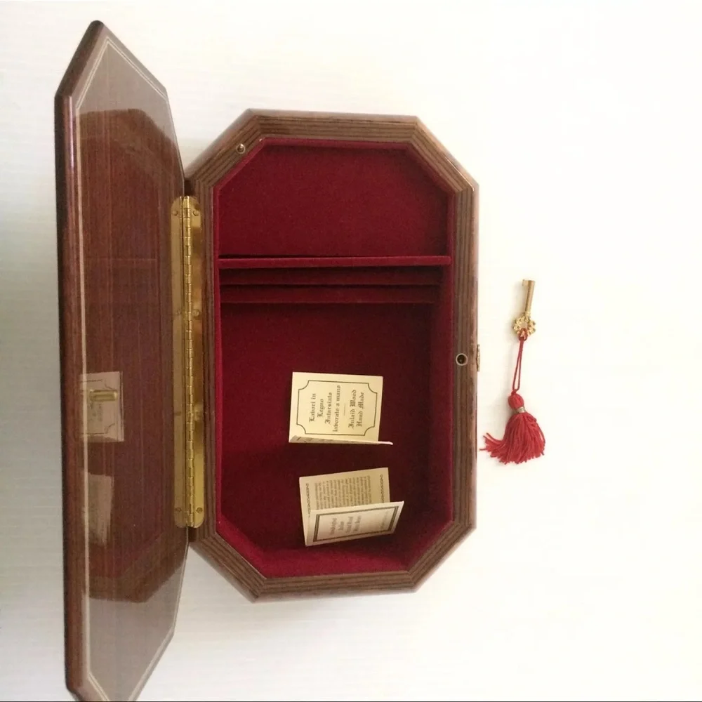 Handcrafted Italian Inlaid Wood Musical Jewelry Box Giglio Fascination Waltz VTG